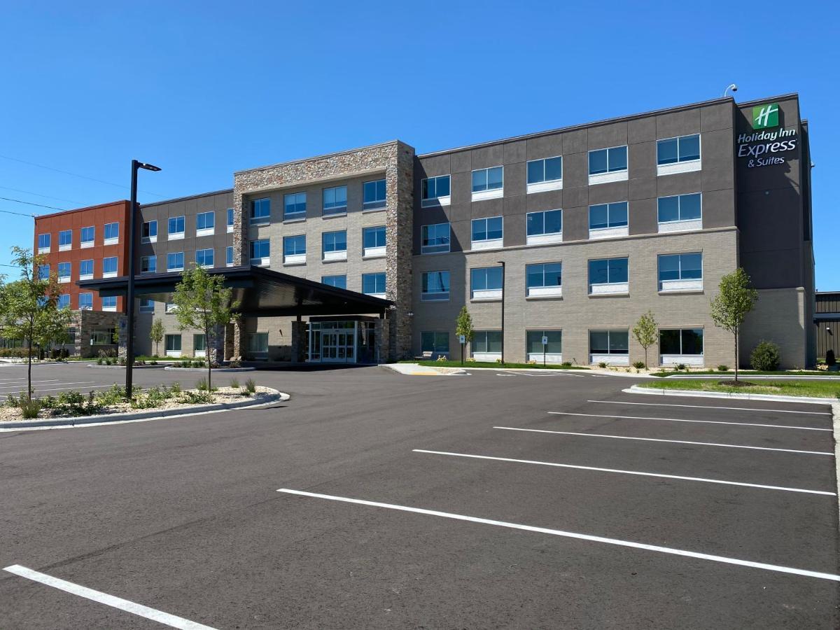 Holiday Inn Express & Suites - Madison West - Middleton By Ihg Buitenkant foto
