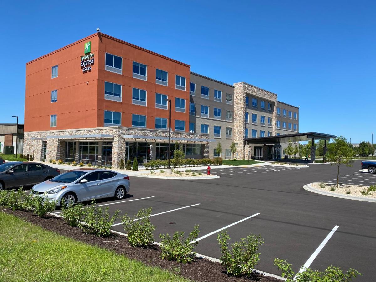 Holiday Inn Express & Suites - Madison West - Middleton By Ihg Buitenkant foto