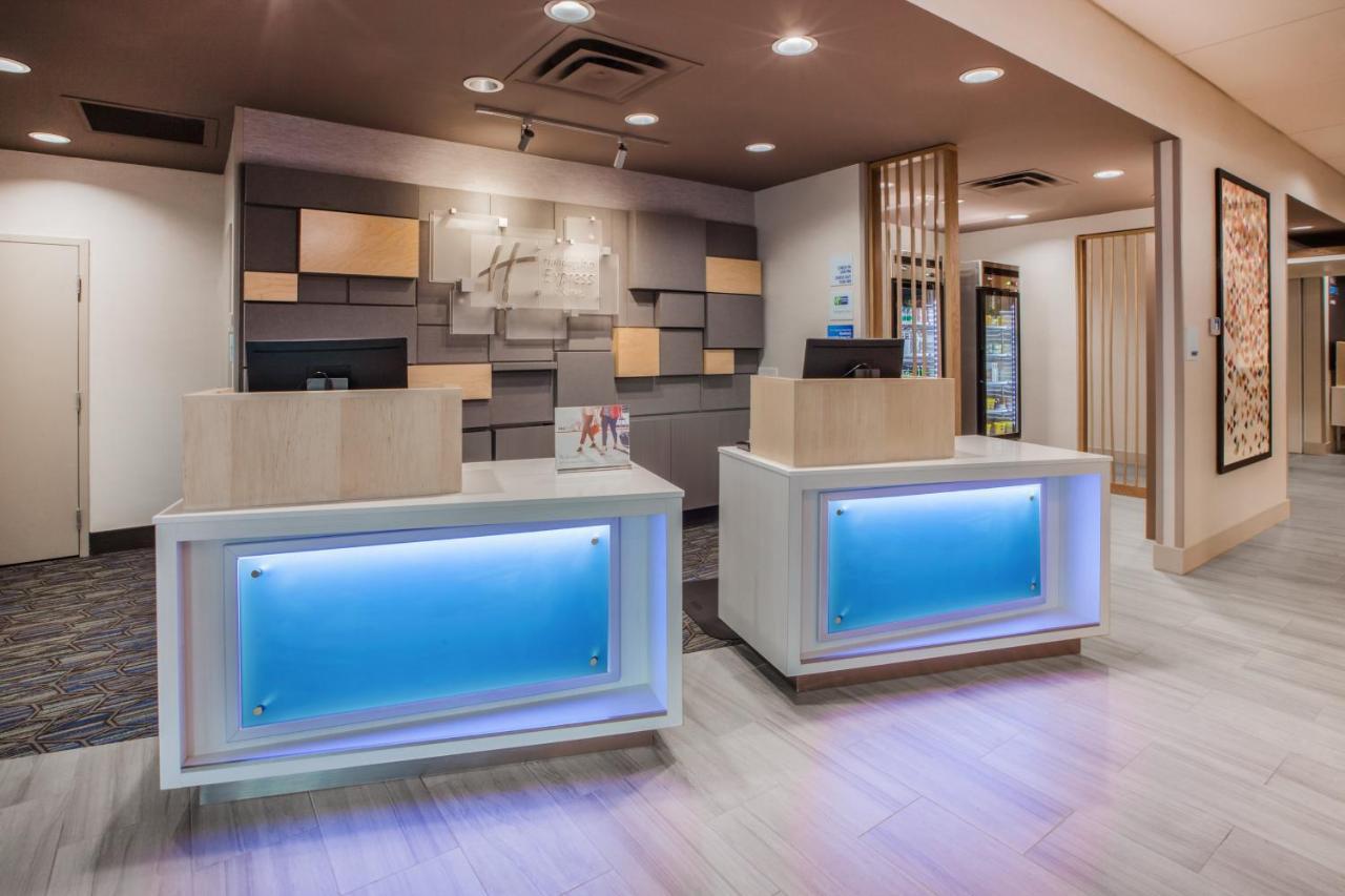 Holiday Inn Express & Suites - Madison West - Middleton By Ihg Buitenkant foto