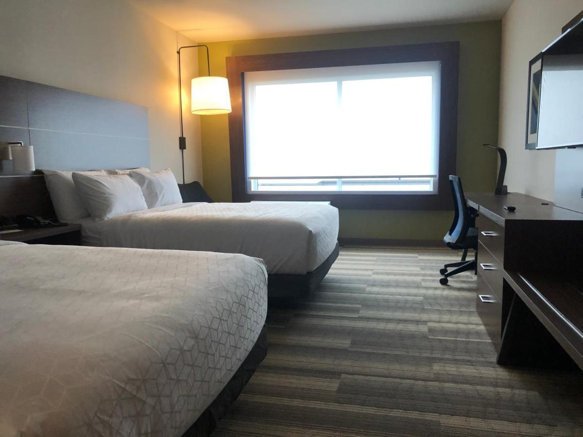Holiday Inn Express & Suites - Madison West - Middleton By Ihg Buitenkant foto