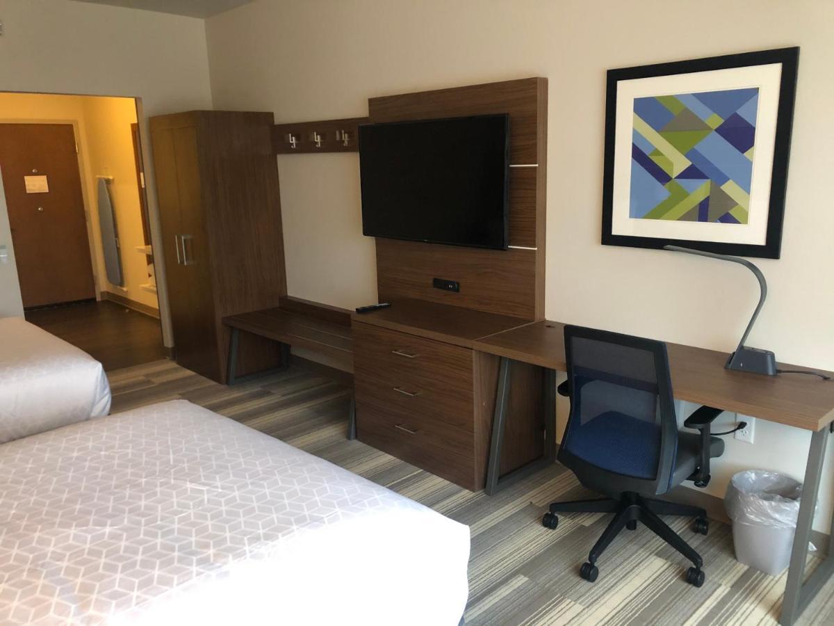 Holiday Inn Express & Suites - Madison West - Middleton By Ihg Buitenkant foto