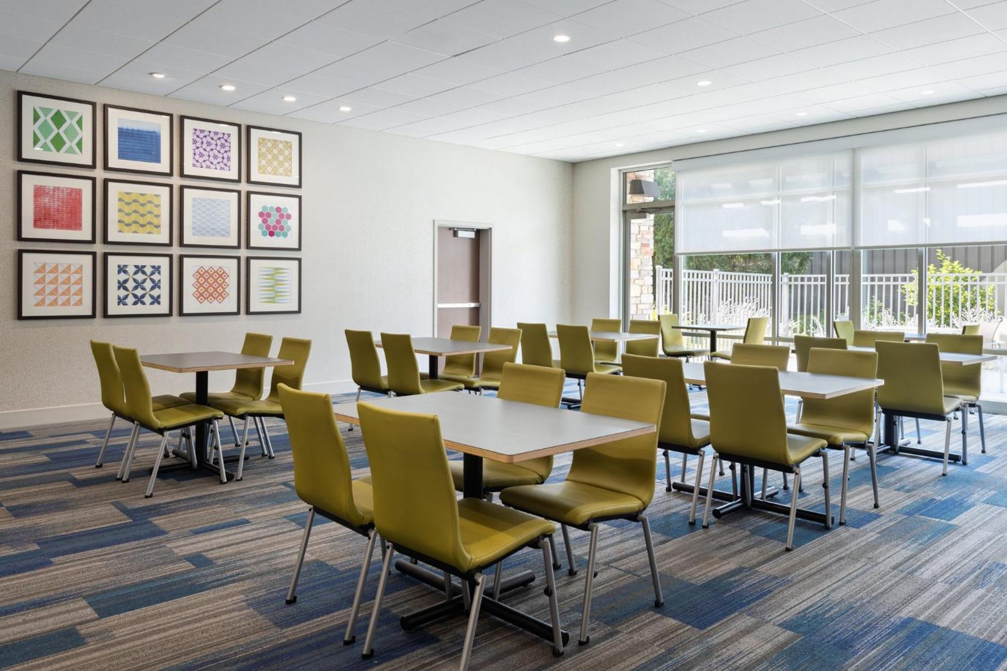 Holiday Inn Express & Suites - Madison West - Middleton By Ihg Buitenkant foto