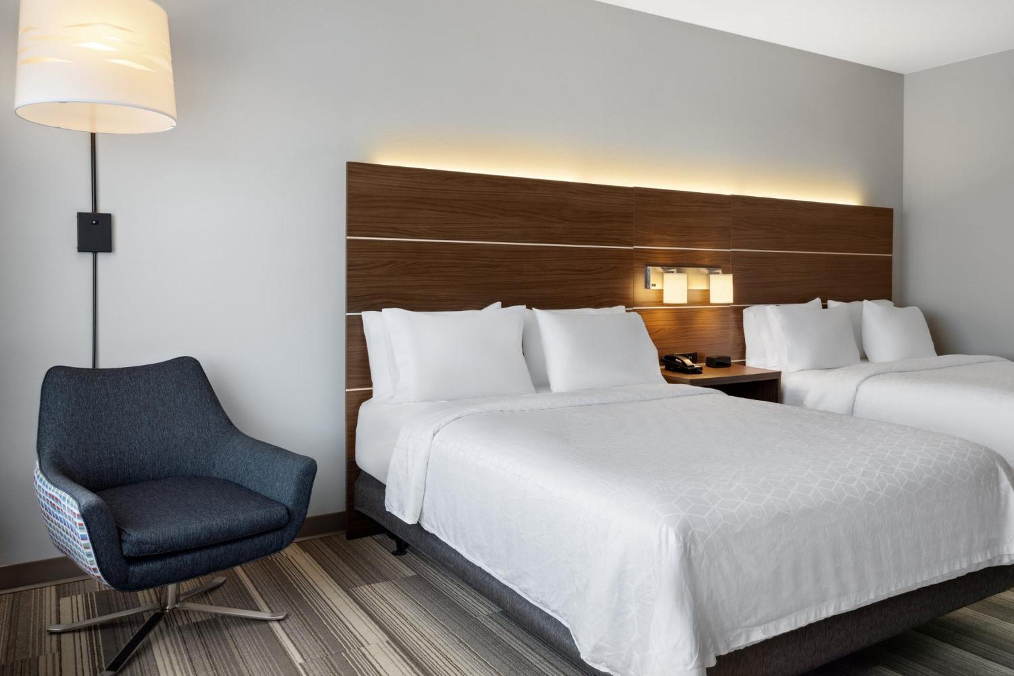 Holiday Inn Express & Suites - Madison West - Middleton By Ihg Buitenkant foto