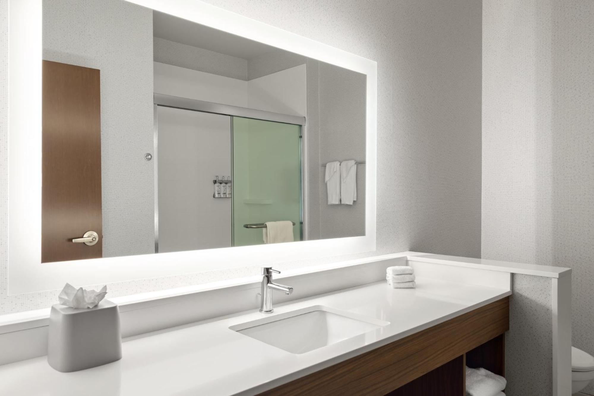 Holiday Inn Express & Suites - Madison West - Middleton By Ihg Buitenkant foto