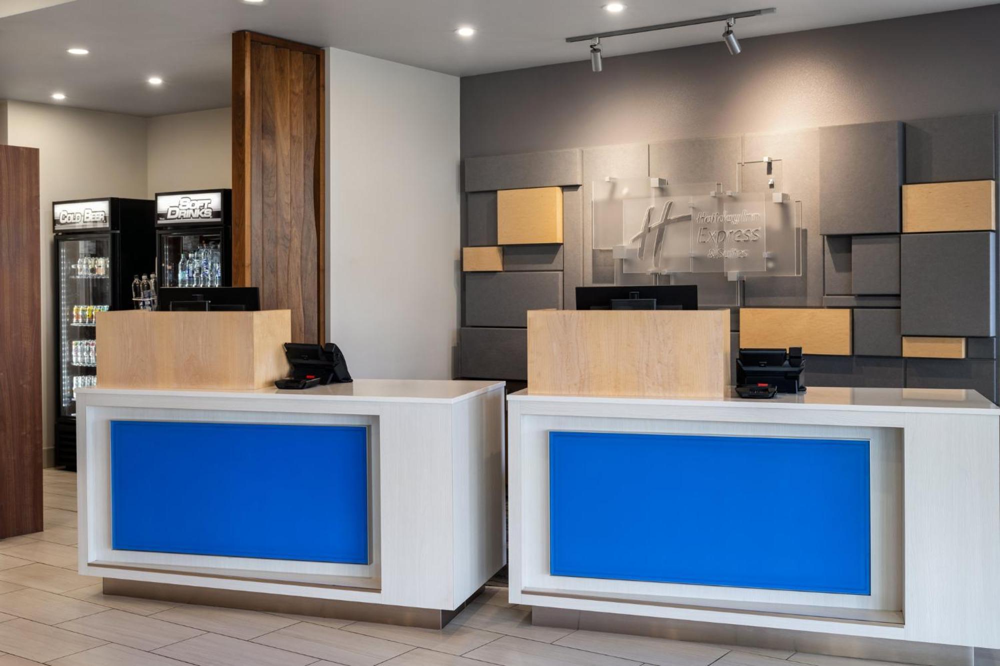 Holiday Inn Express & Suites - Madison West - Middleton By Ihg Buitenkant foto