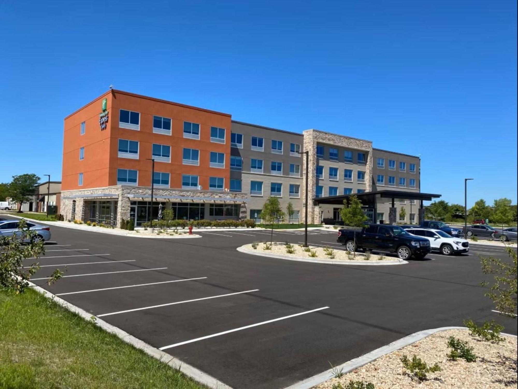 Holiday Inn Express & Suites - Madison West - Middleton By Ihg Buitenkant foto