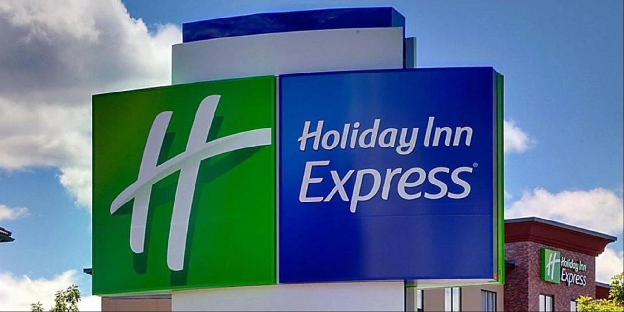 Holiday Inn Express & Suites - Madison West - Middleton By Ihg Buitenkant foto